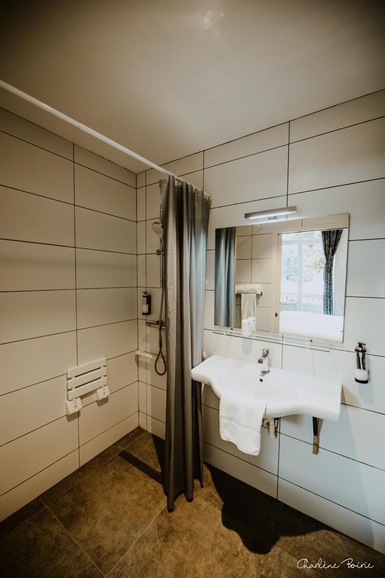 Grand Hotel Des Bains Vals-les-Bains Zewnętrze zdjęcie
