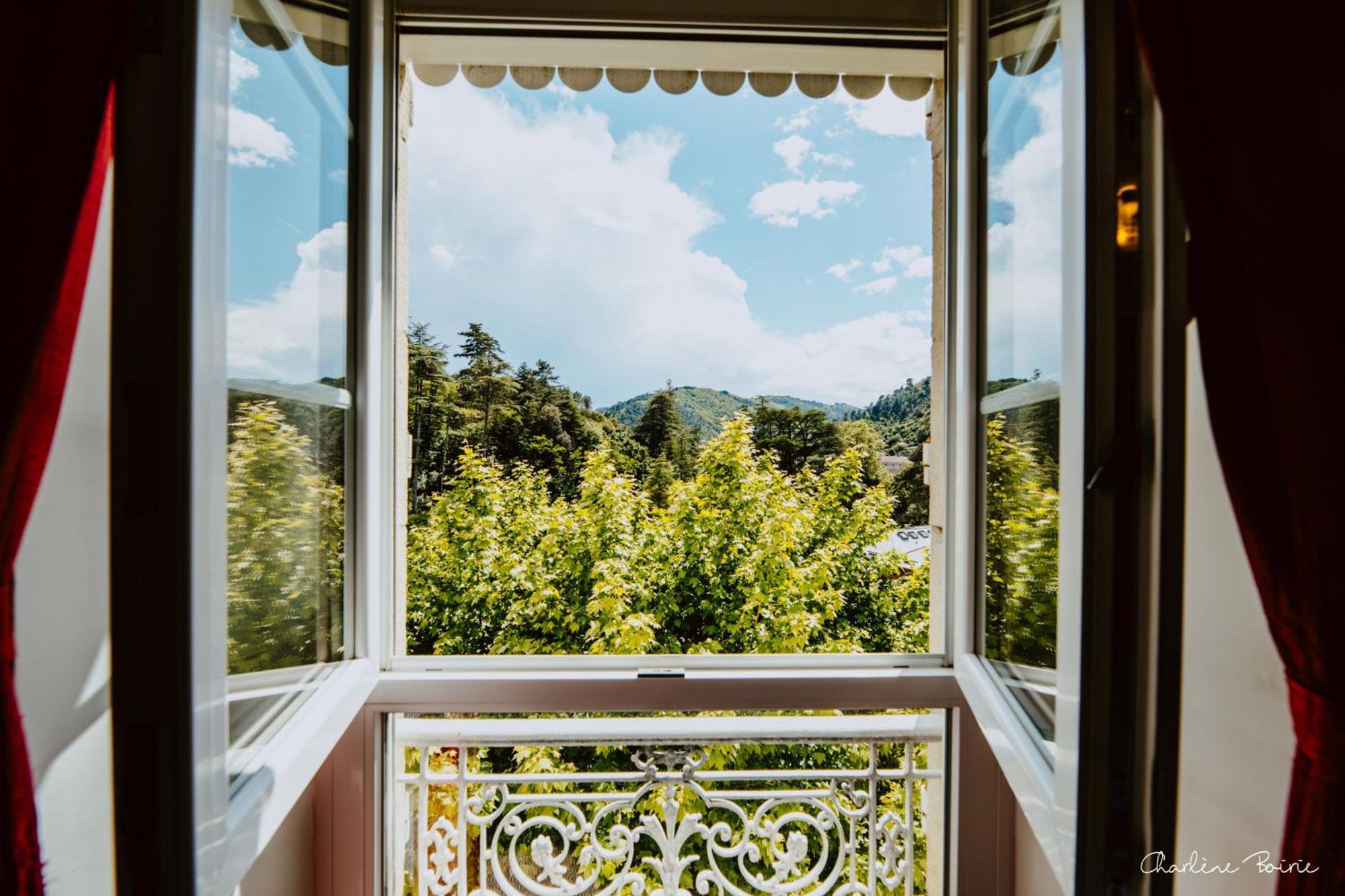 Grand Hotel Des Bains Vals-les-Bains Zewnętrze zdjęcie